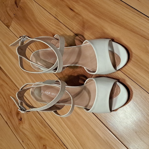 Top Moda Summer Heels - Picture 2 of 4